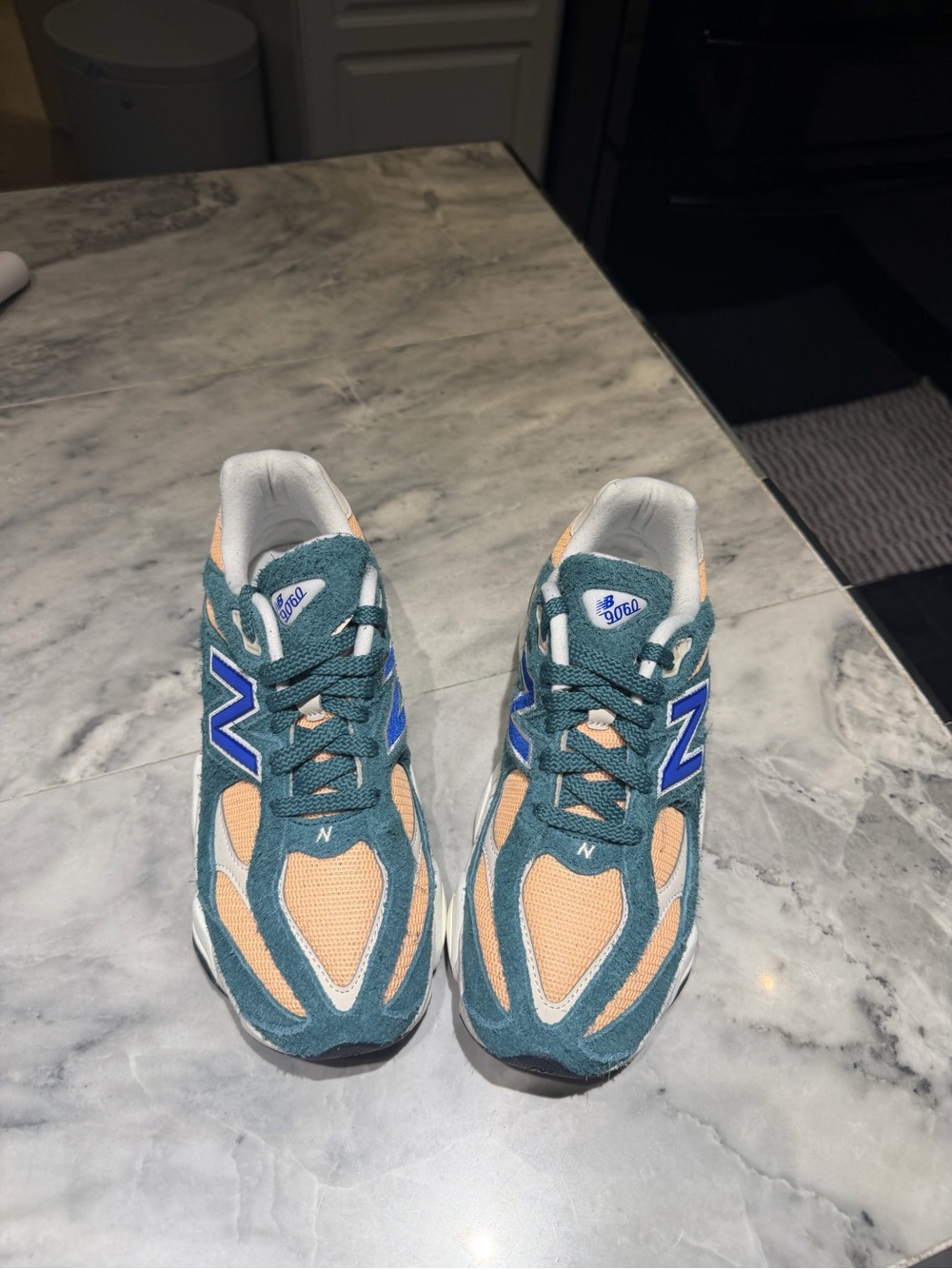 New Balance Teal & Peach Chunky Runner Sneakers 9060 (no box) - Picture 4 of 9